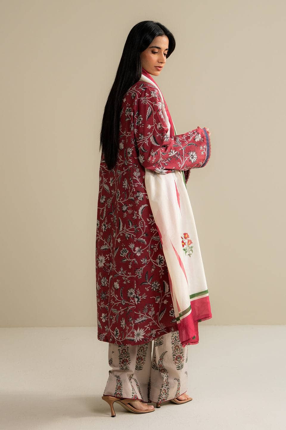 img_zara_shahjahan_coco_prints_awwal_boutique