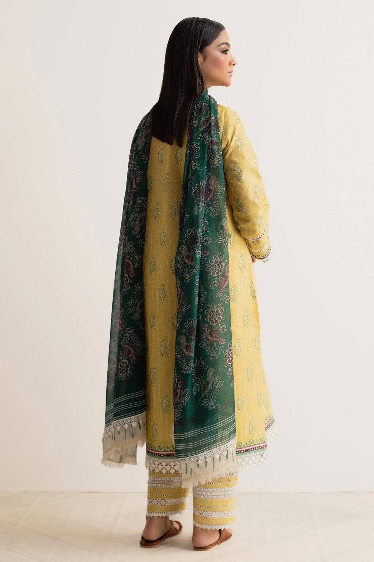 img_zara_shahjahan_coco_prints_awwal_boutique