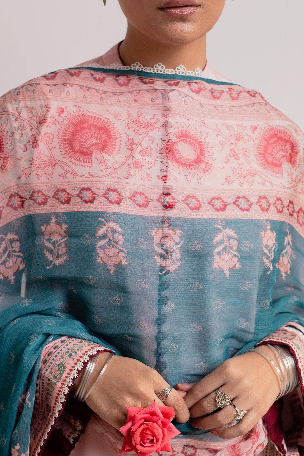 img_zara_shahjahan_coco_prints_awwal_boutique