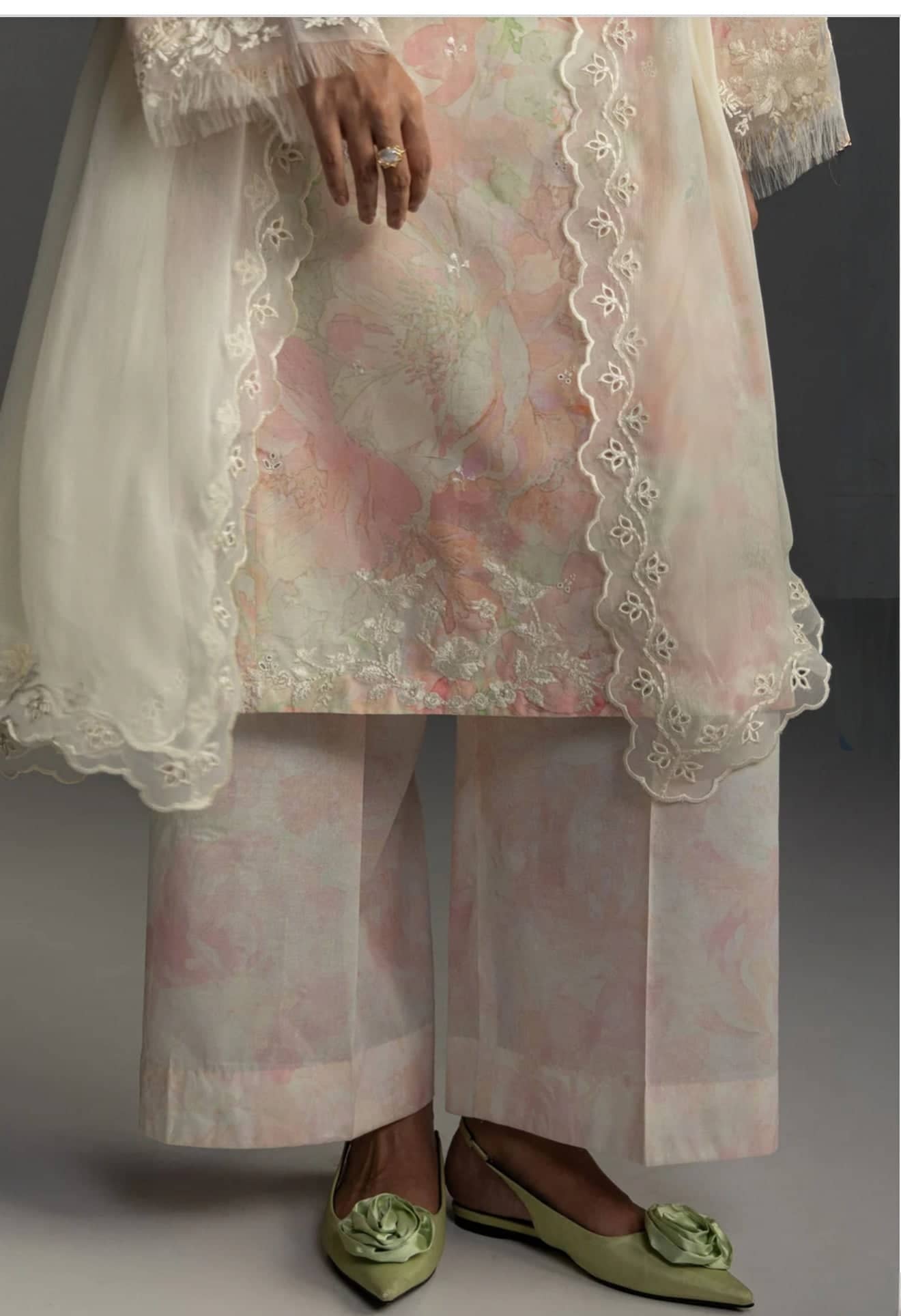 Restocked/Zara Shahjahan Coco Lawn 26/Aira-6B