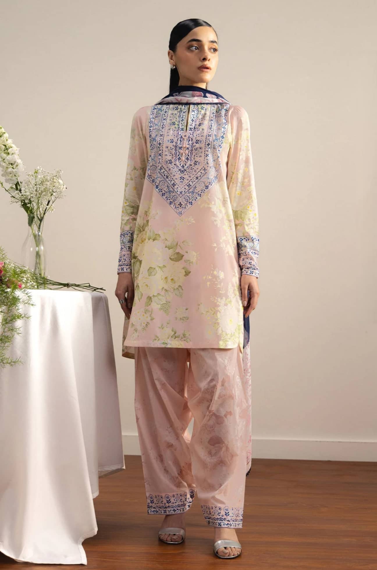 img_zara_shahjahan_coco_prints_awwal_boutique