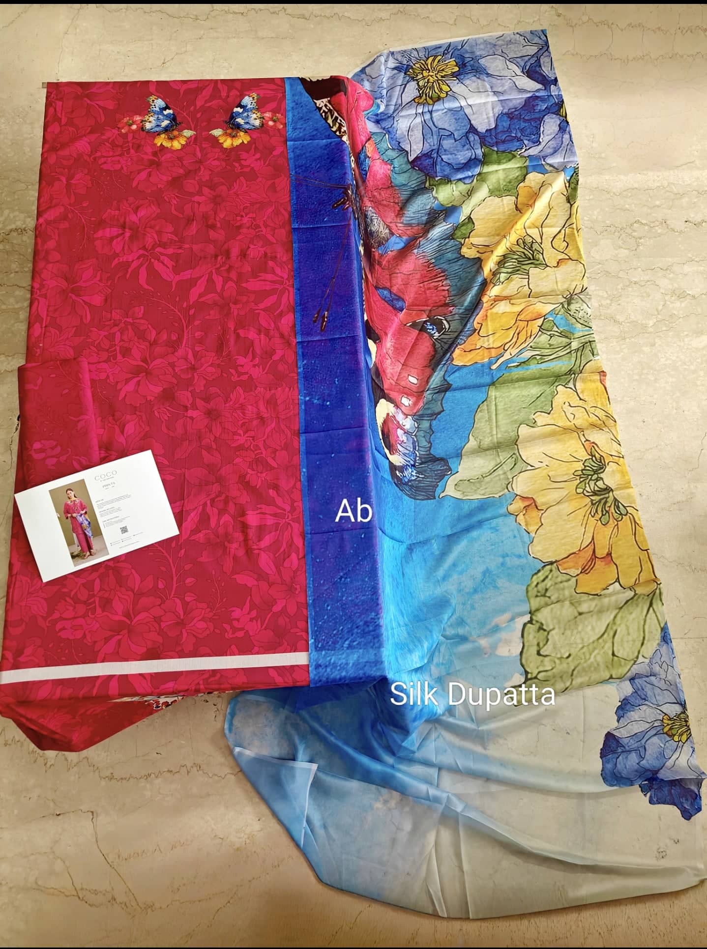 img_coco_lawn_awwal_boutique