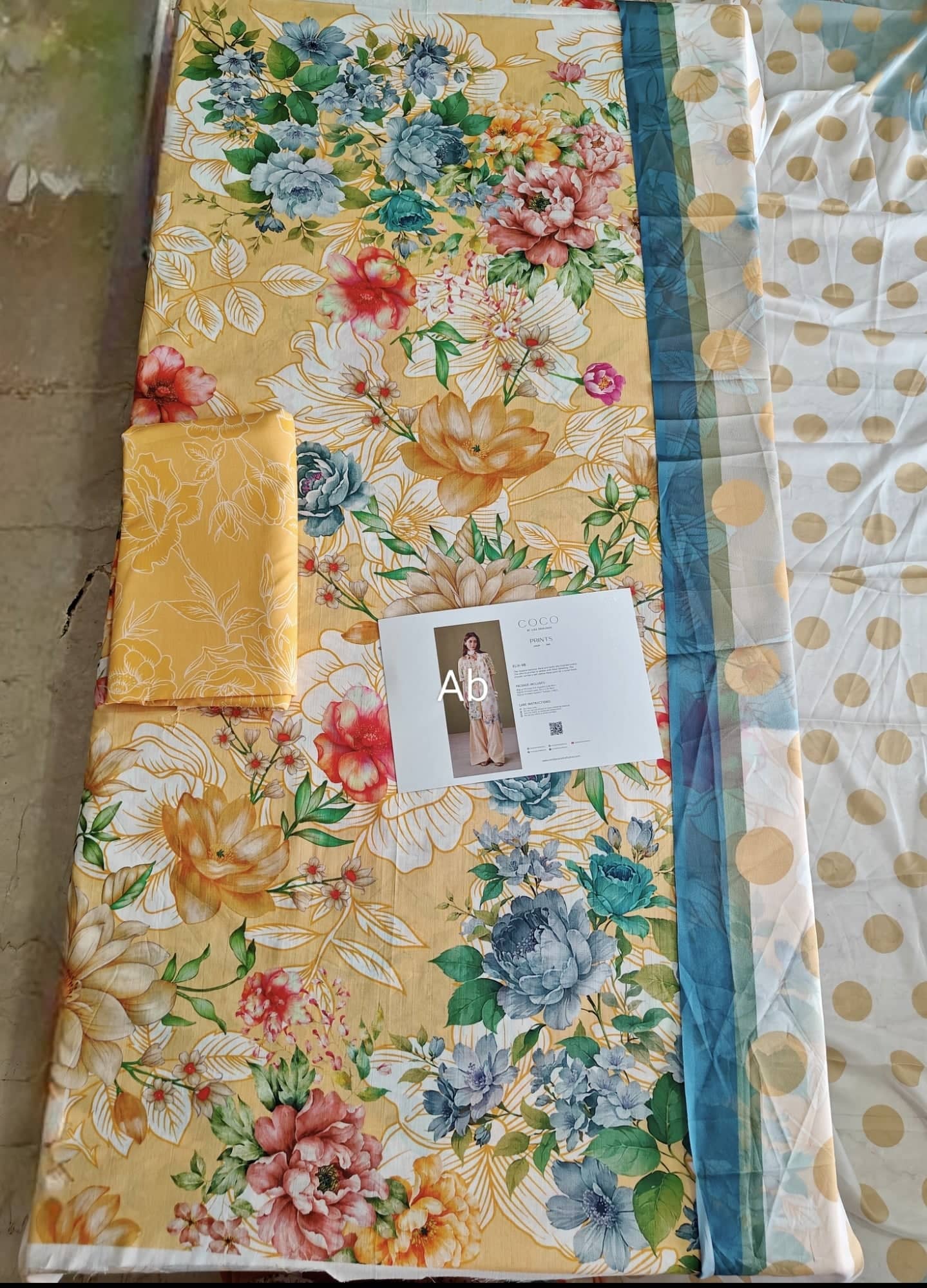 img_coco_lawn_awwal_boutique