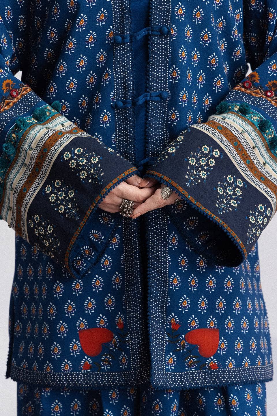 img_coco_prints_winter_awwal_boutique
