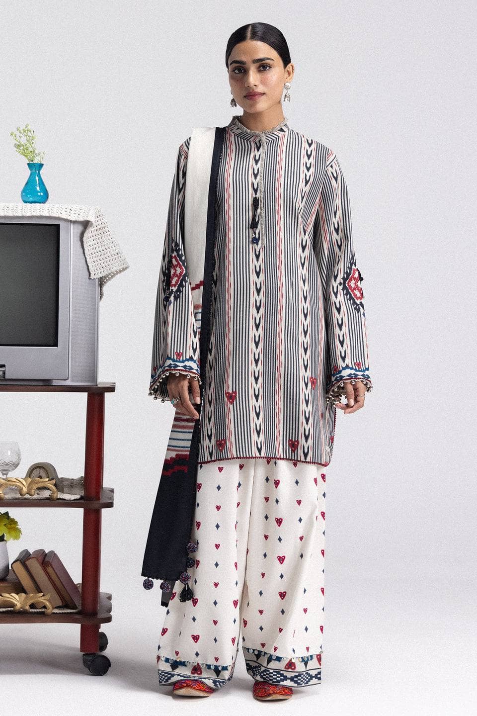img_coco_prints_winter_awwal_boutique