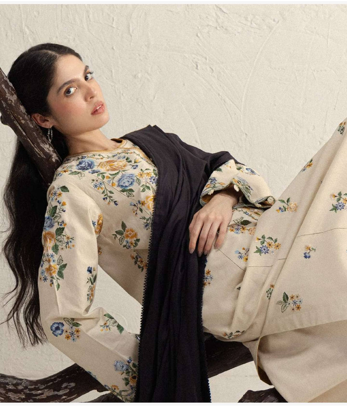 img_coco_embroidered_by_zara_shahjahan_awwal_boutique