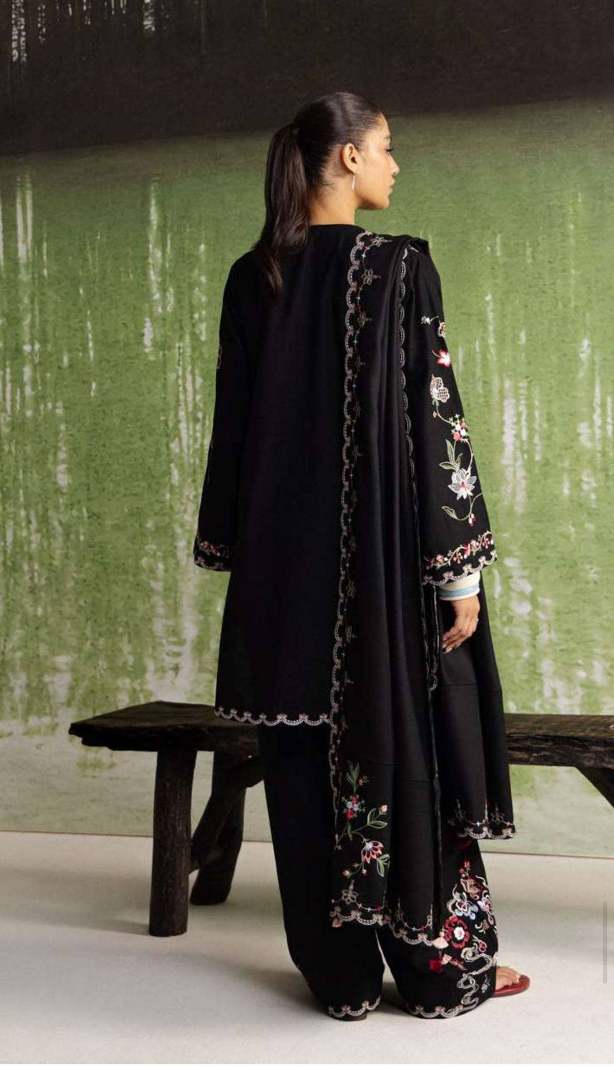 img_coco_embroidered_by_zara_shahjahan_awwal_boutique