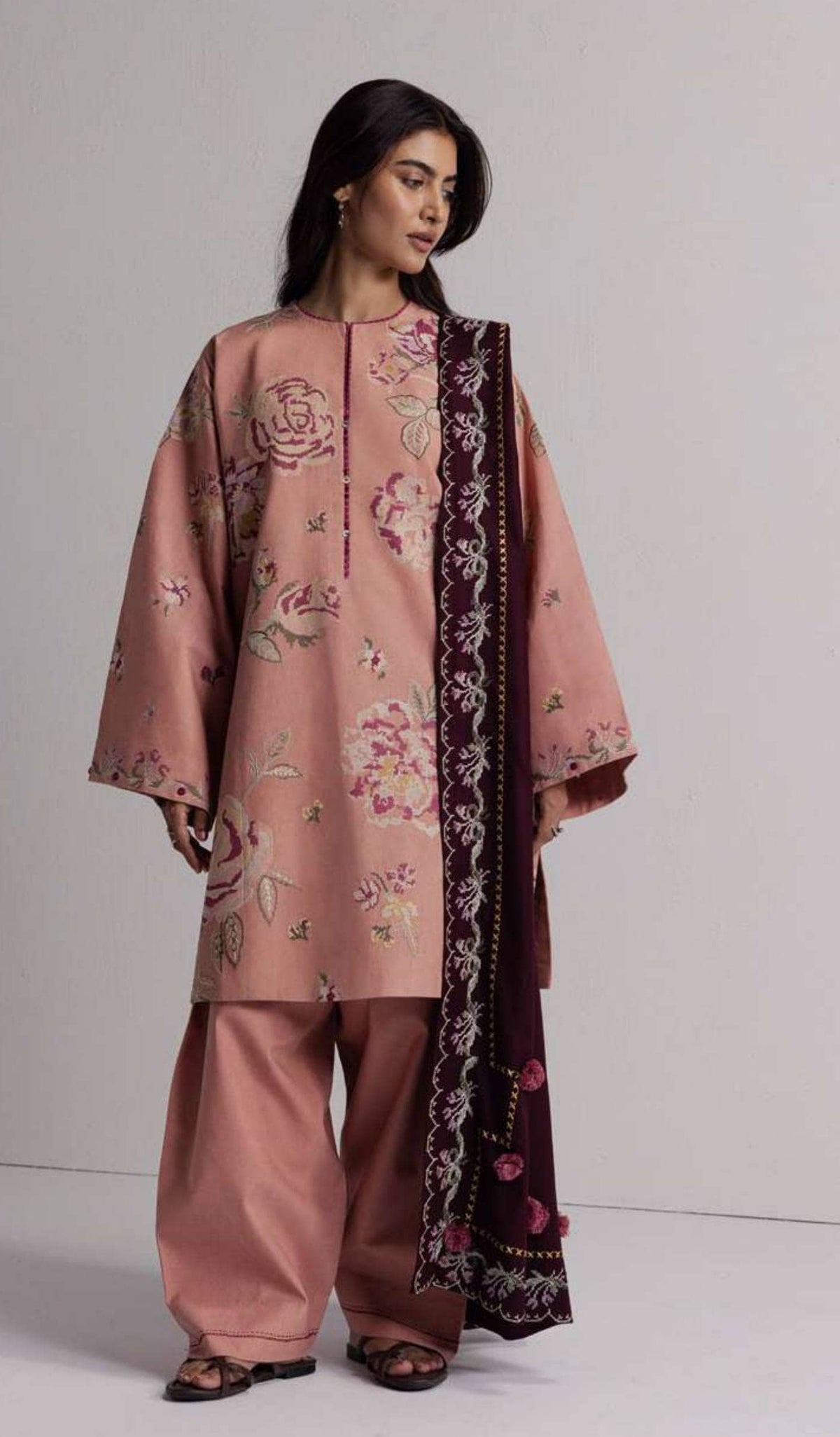 img_coco_winter_embroidered_awwal_boutique