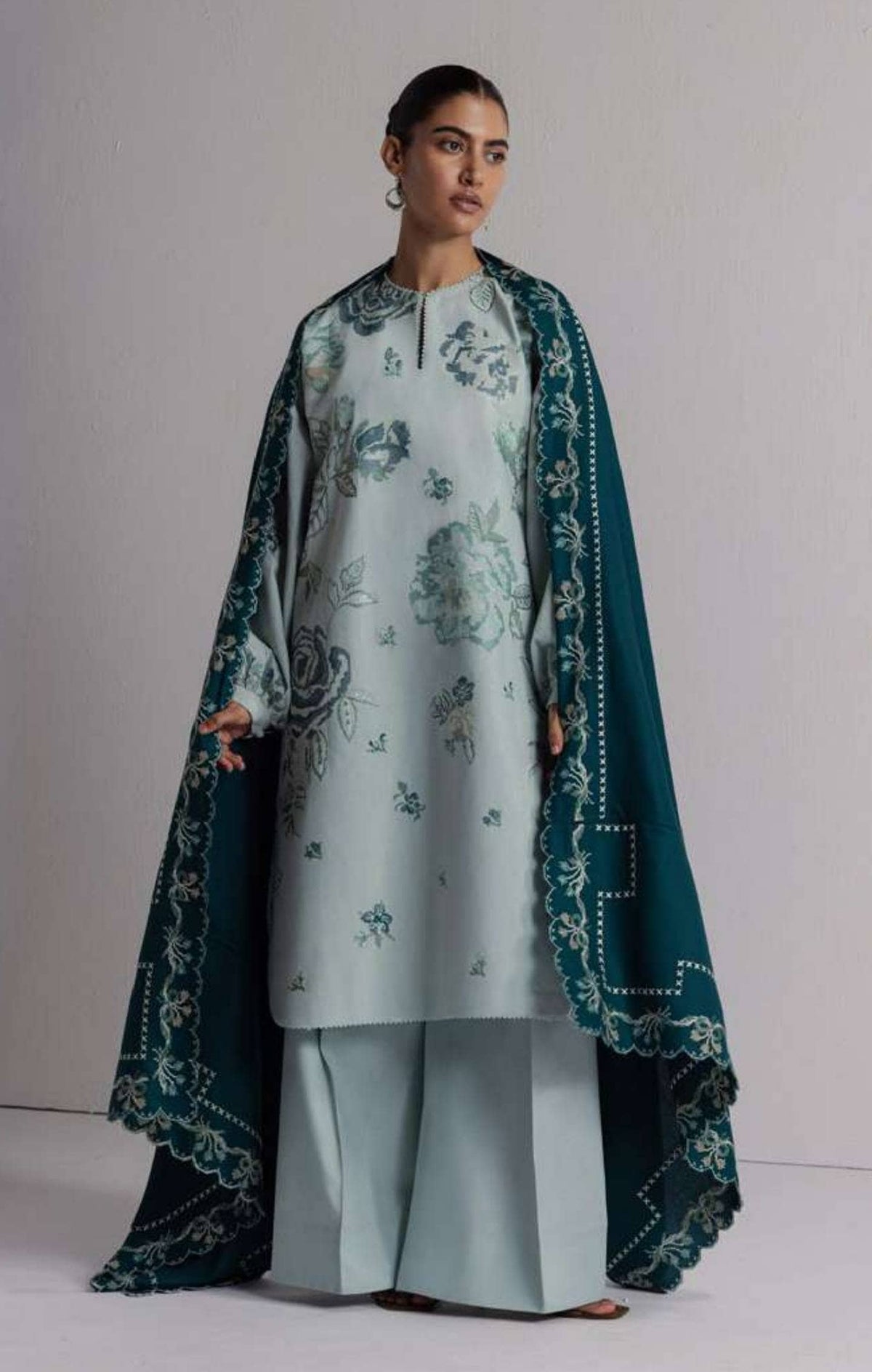 img_coco_winter_embroidered_awwal_boutique