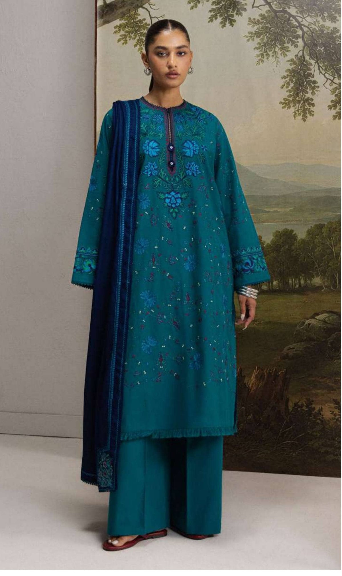img_coco_winter_embroidered_awwal_boutique