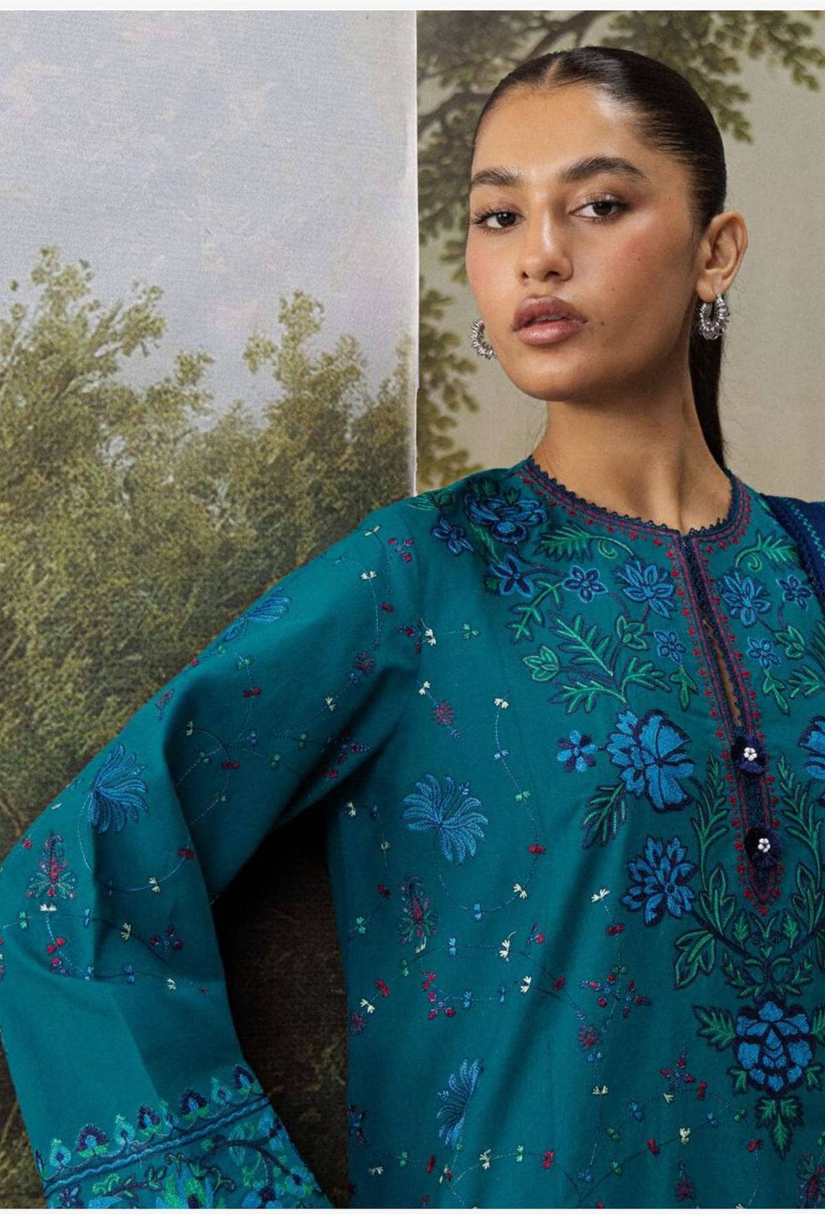 img_coco_winter_embroidered_awwal_boutique
