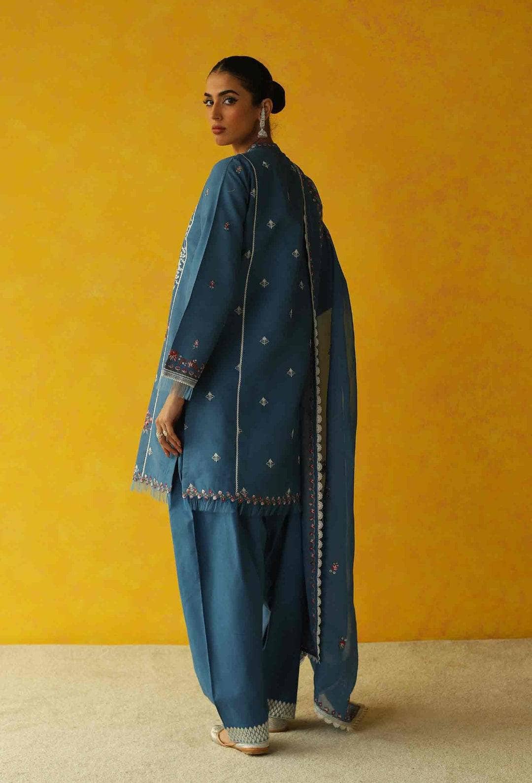 img_zara_shahjahan_lawn_23_awwal_boutique