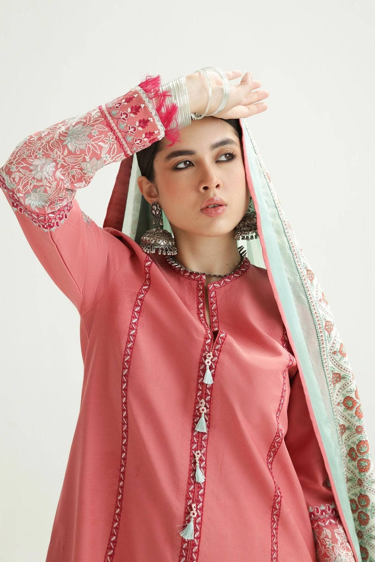 Restocked/Zara Shahjahan Lawn 24/Sandal 10B