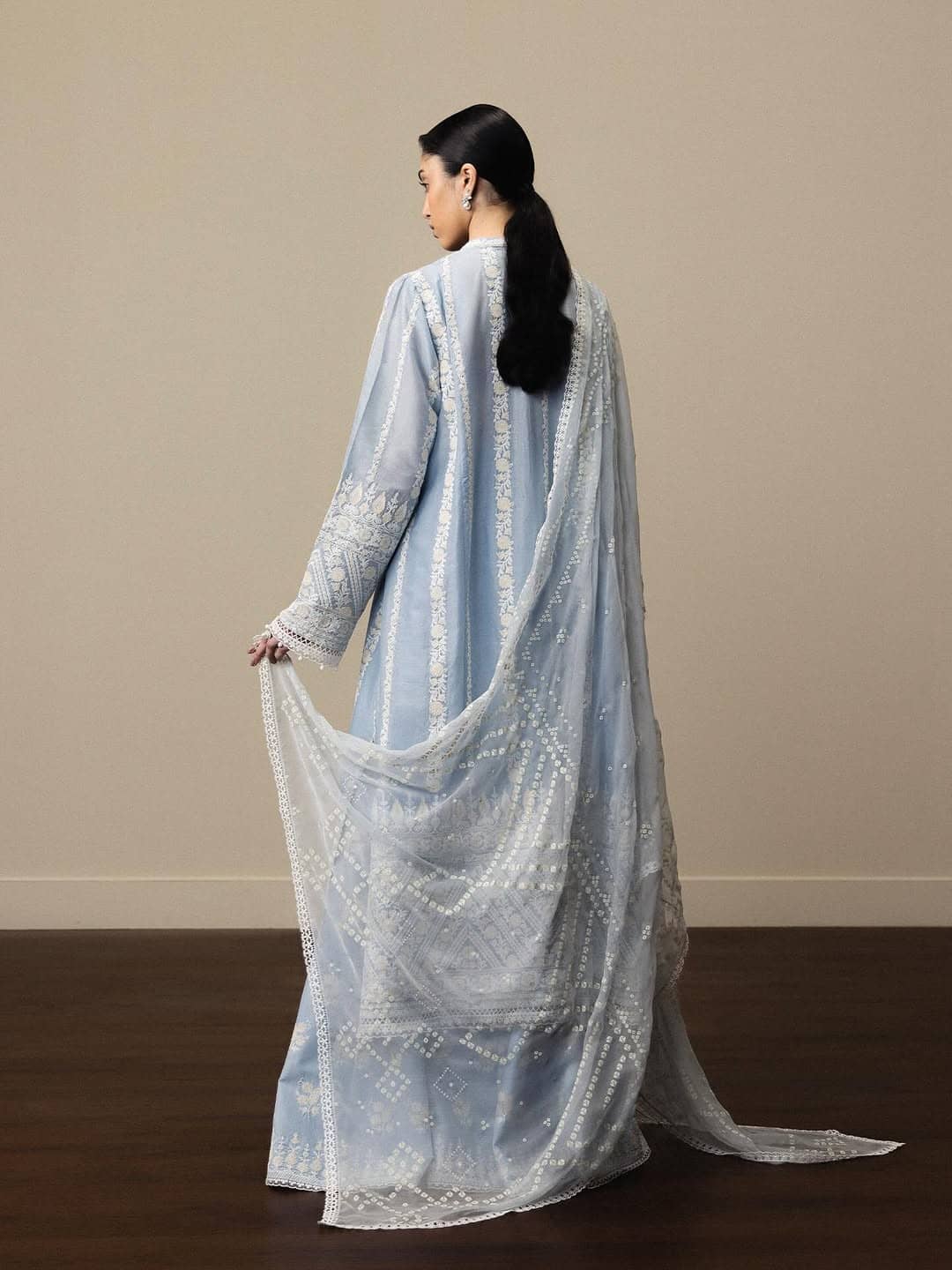 img_zara_shahjahan_santorini_awwal_boutique