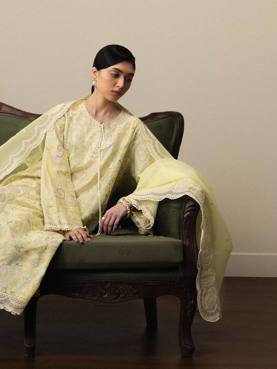 img_zara_shahjahan_satori_prints_awwal_boutique