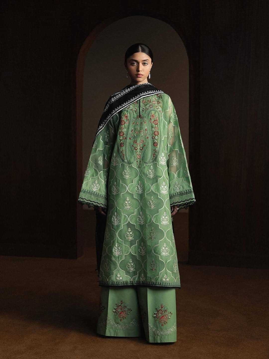 img_zara_shahjahan_lawn_awwal_boutique