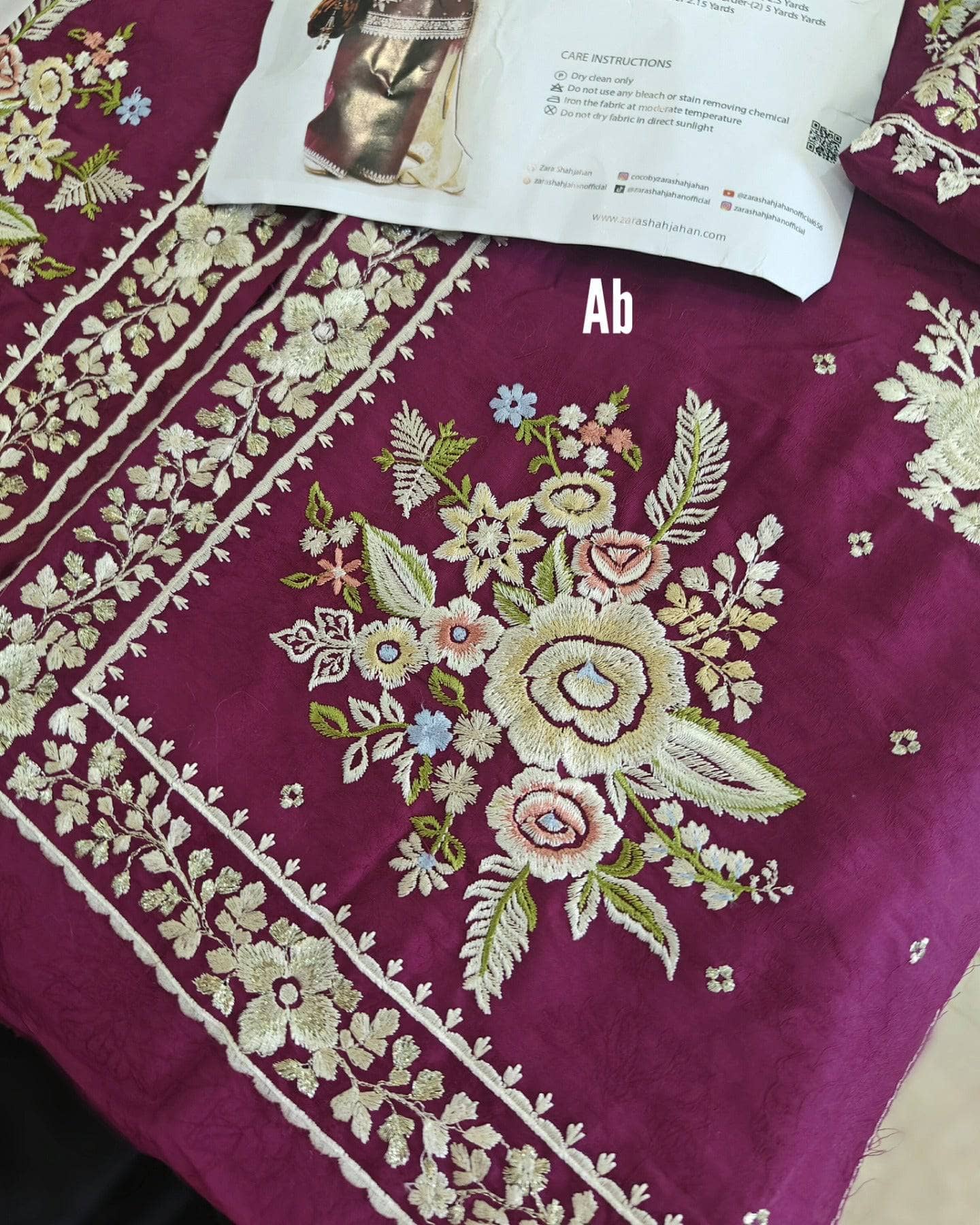 img_zara_shahjahn_lawn_24_awwal_boutique
