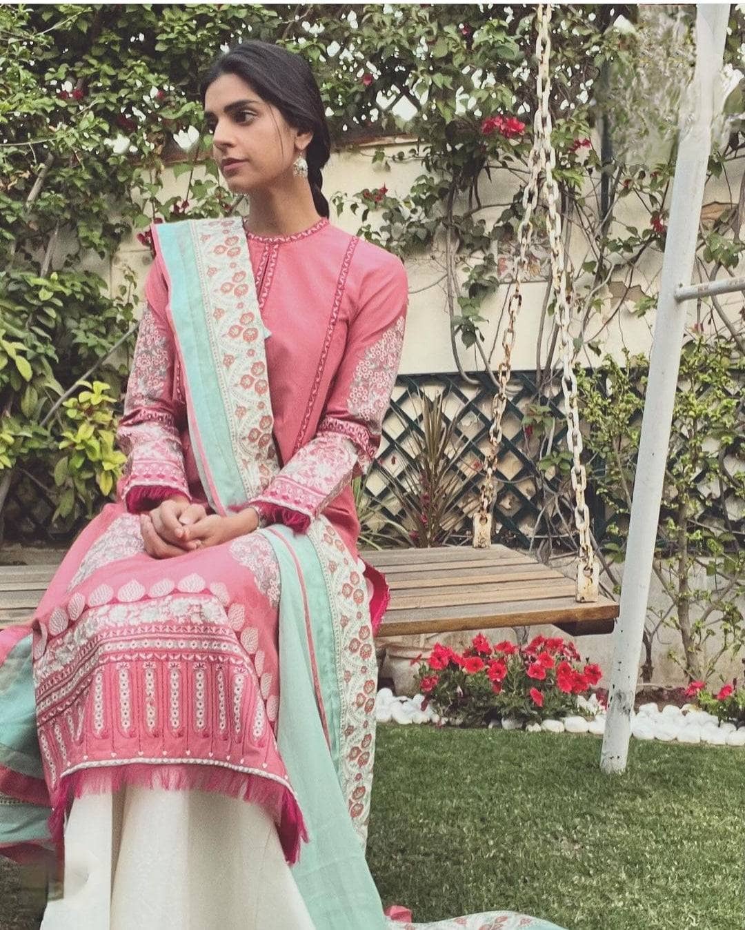 img_spotted_in_zara_shahjahan_lawn_awwal_boutique