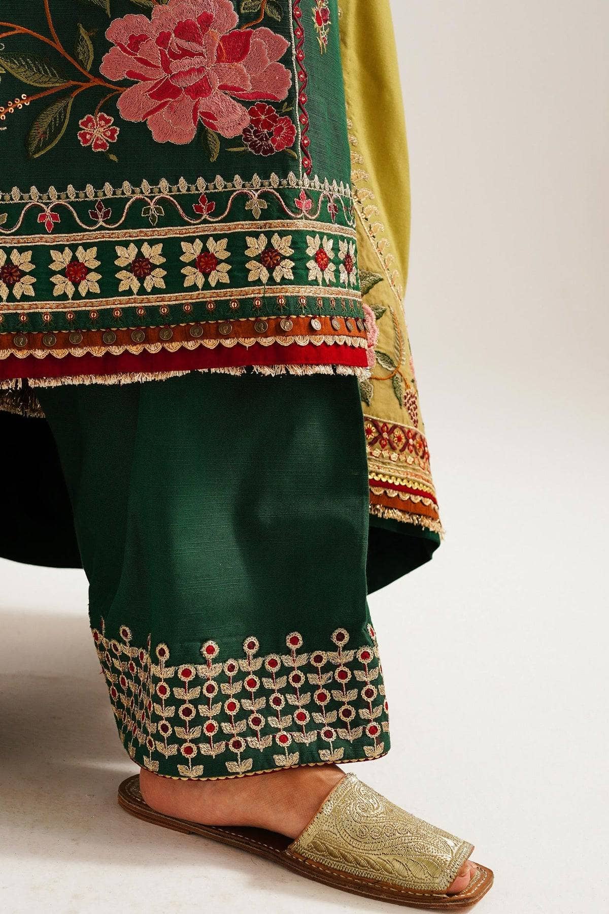 img_zara_shahjahan_winter_23_awwal_boutique