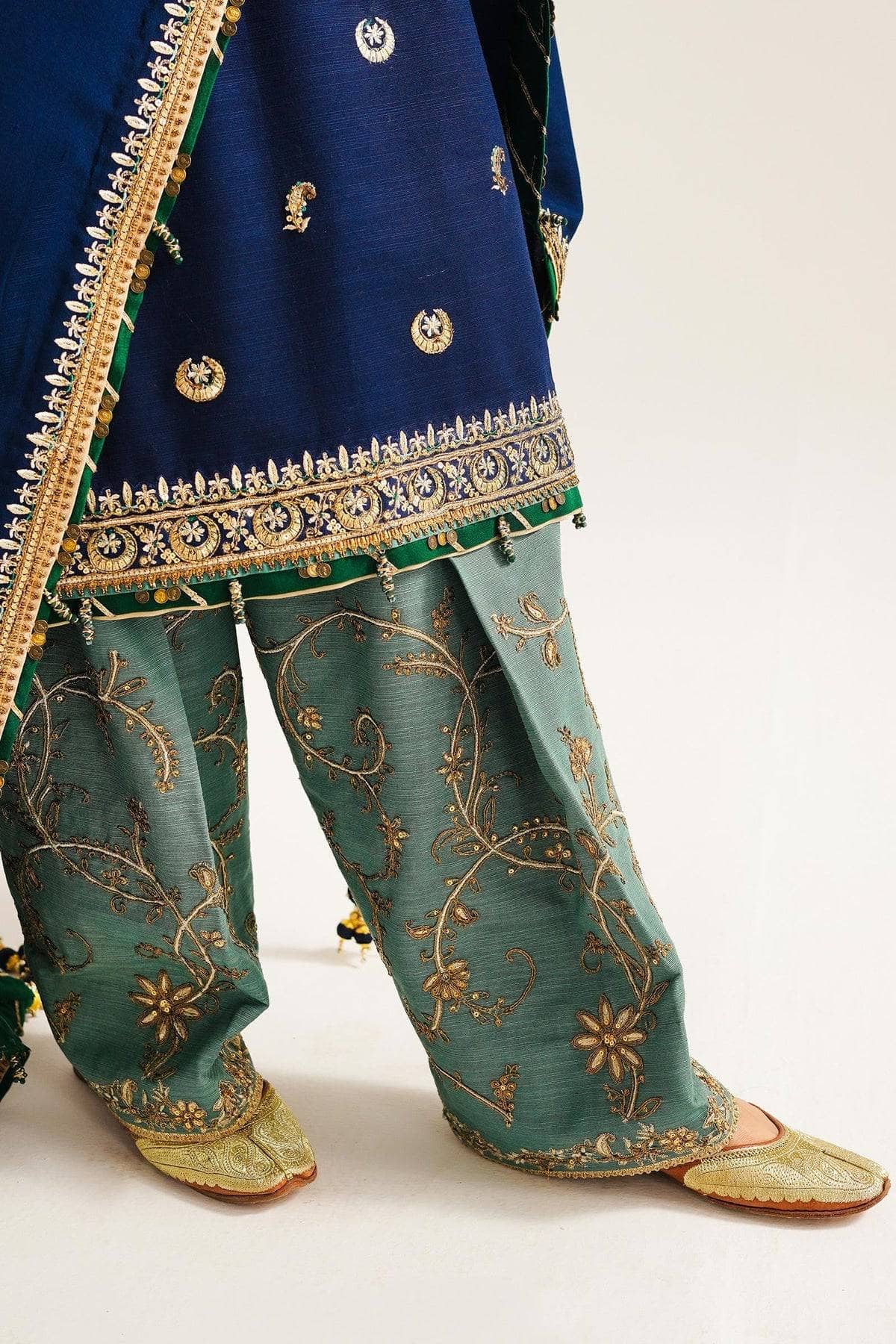 img_zara_shahjahan_winter_23_awwal_boutique