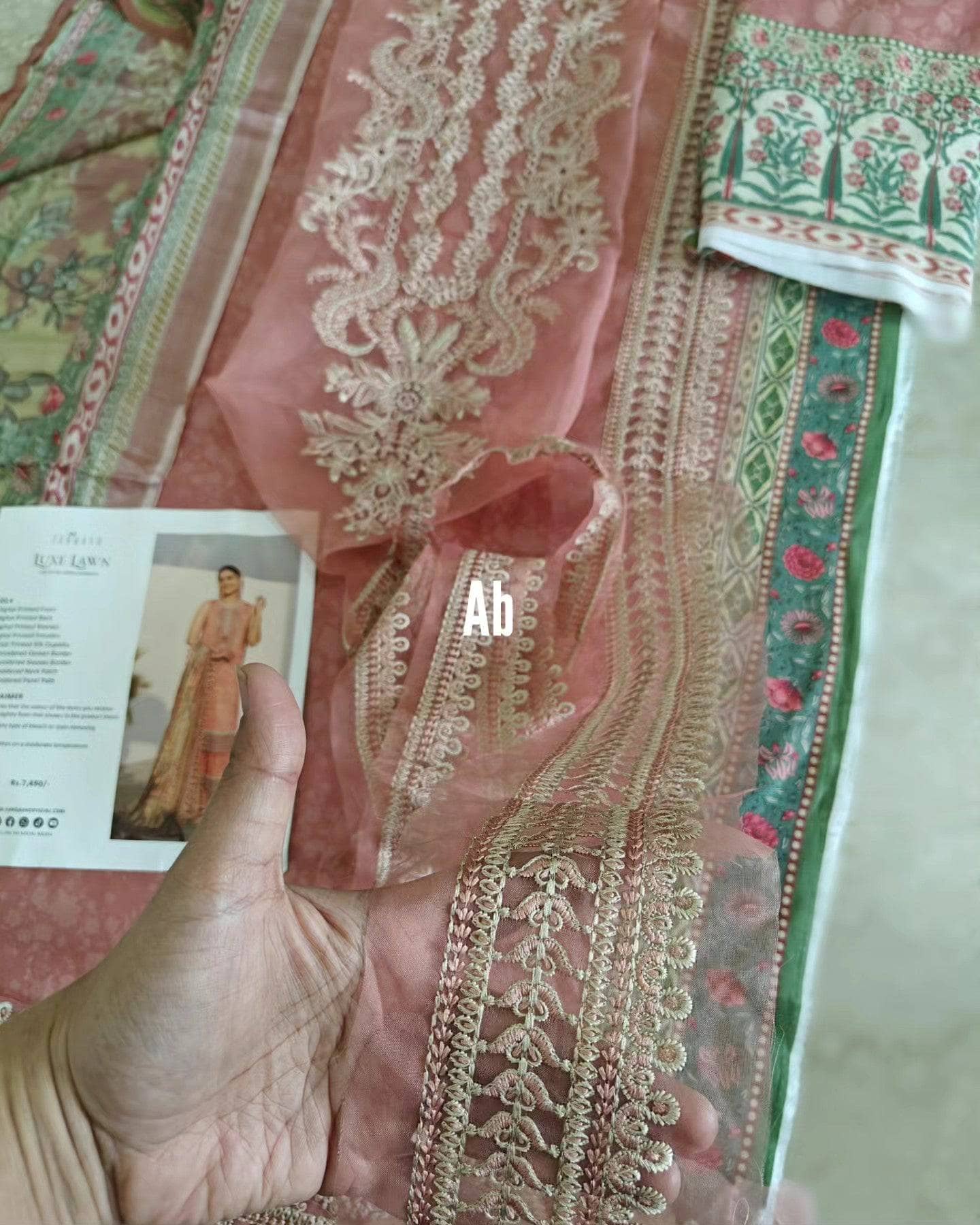 img_zarqash_lawn_24_awwal_boutique