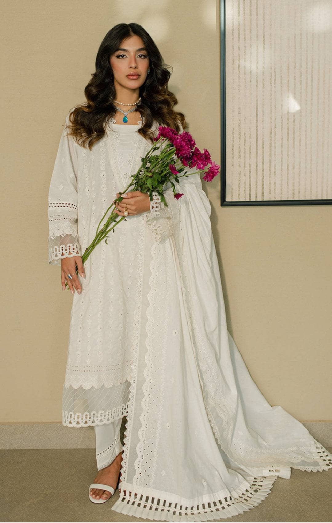 img_zellbury_chikankari_lawn_awwal_boutique