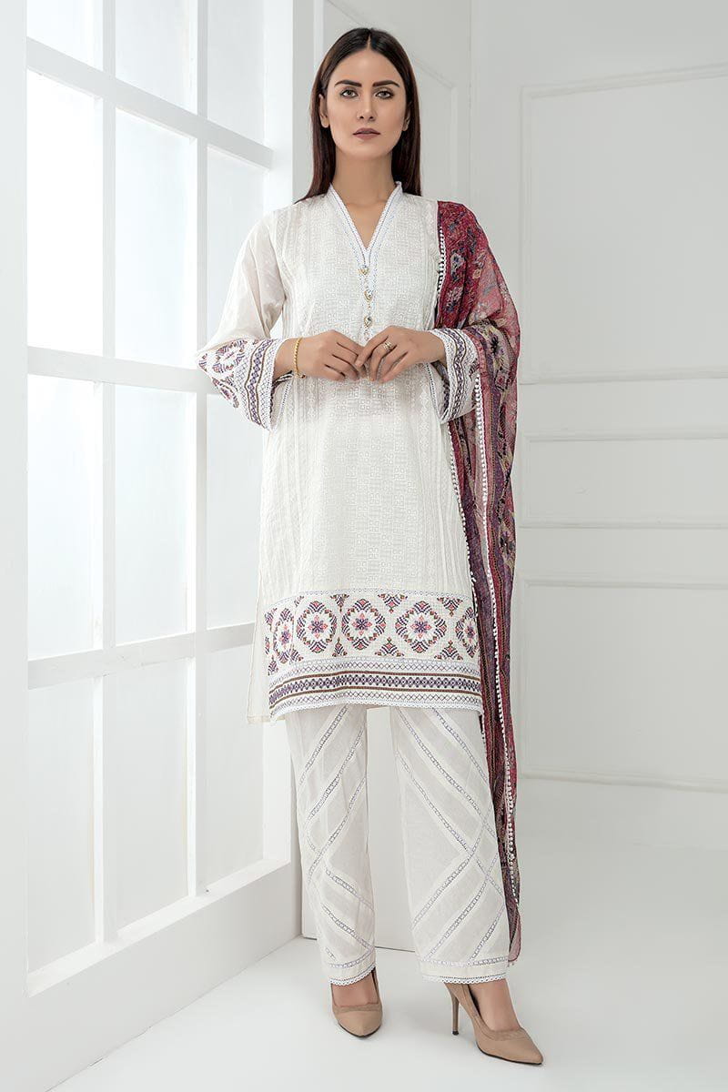 img_chikakari_lawn_by_lsm_awwal_boutique