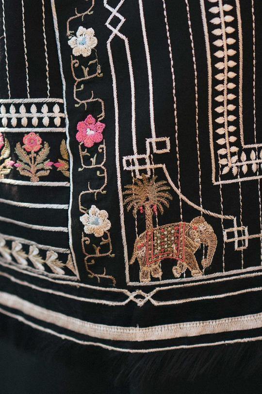 img_zara_shahjahan_lawn_garden_of_love_2020_awwal_boutique