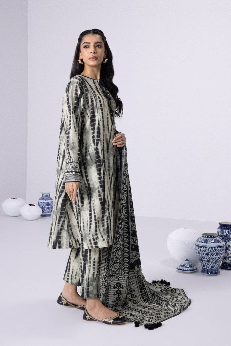 Img_sapphire_khaddar_2022_awwal_boutique