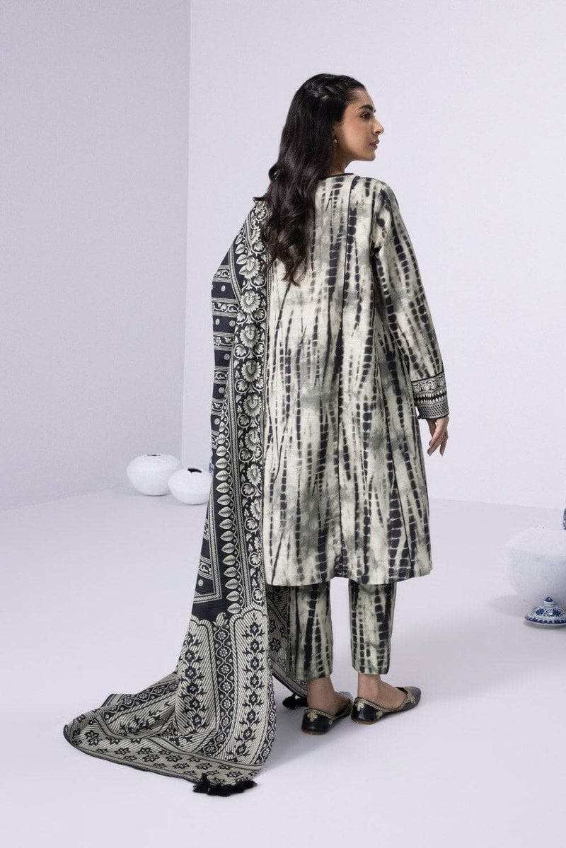 Img_sapphire_khaddar_2022_awwal_boutique