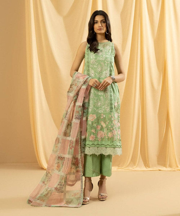 Img_sapphire_lawn_23_awwal_boutique