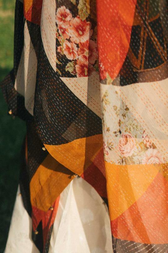 img_zara_shahjahan_lawn_garden_of_love_2020_awwal_boutique