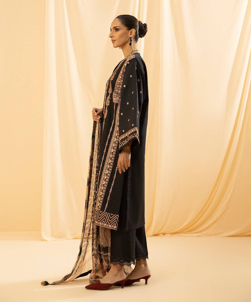 img_sapphire_lawn_23_awwal_boutique