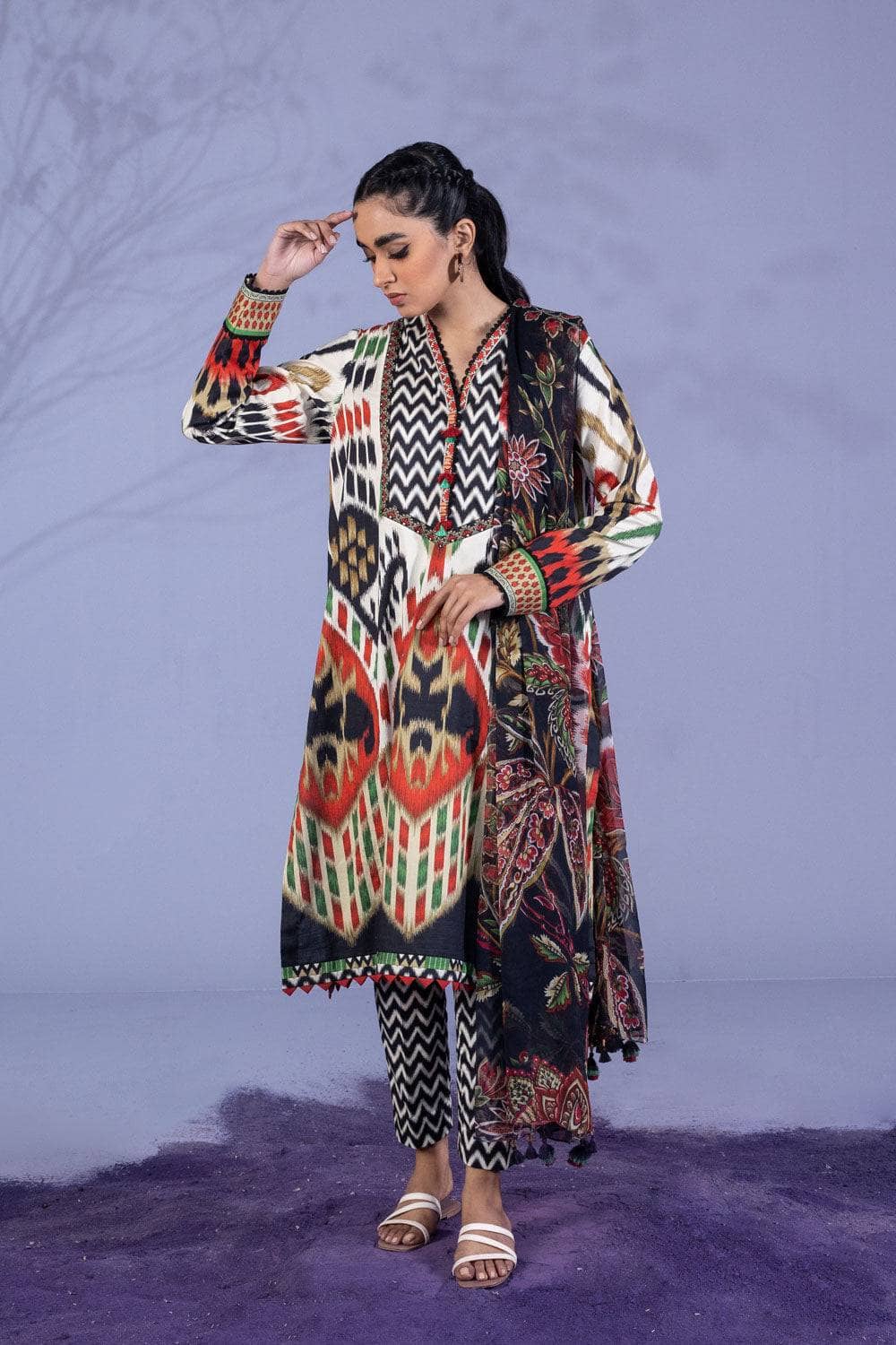 Img_sapphire_lawn_22_awwal_boutique