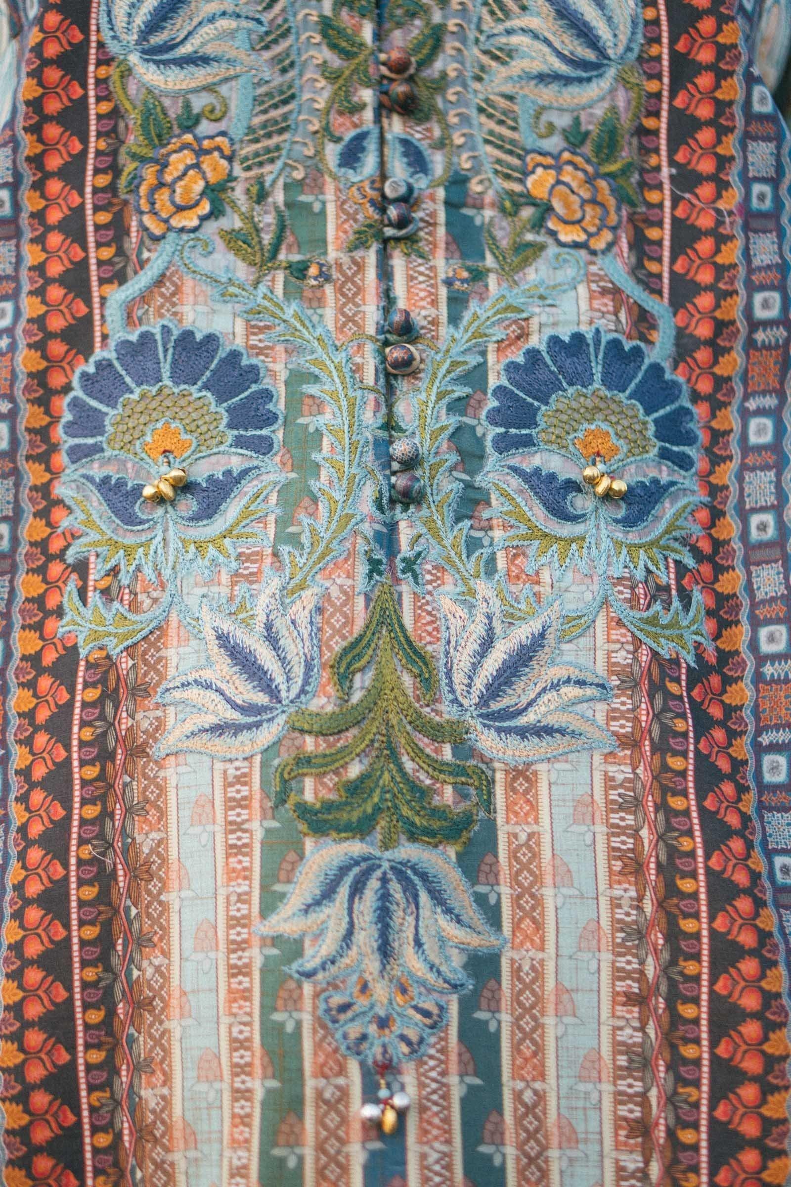 img_zara_shahjahan_lawn_garden_of_love_2020_awwal_boutique