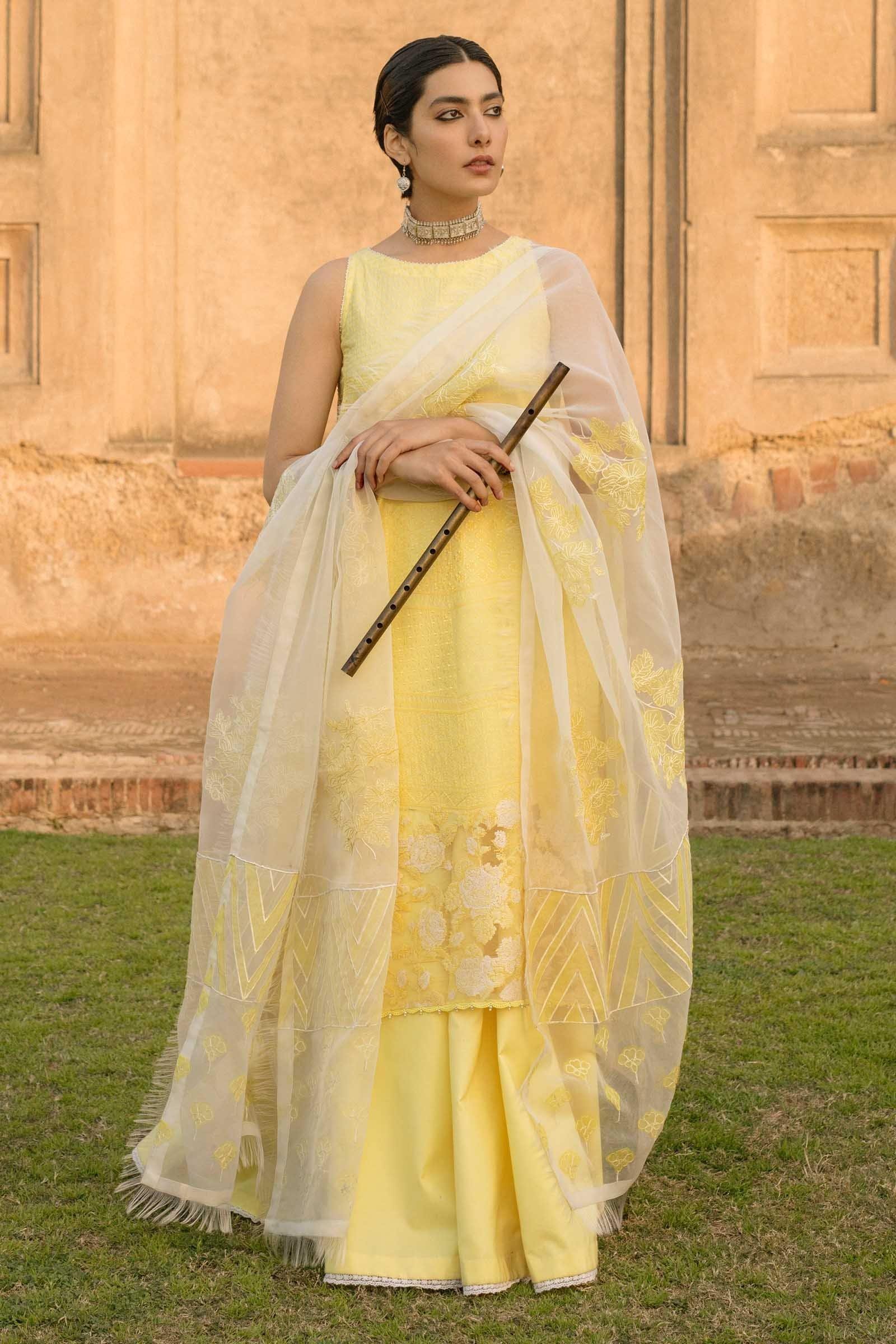 img_zara_shahjahan_lawn_garden_of_love_2020_awwal_boutique