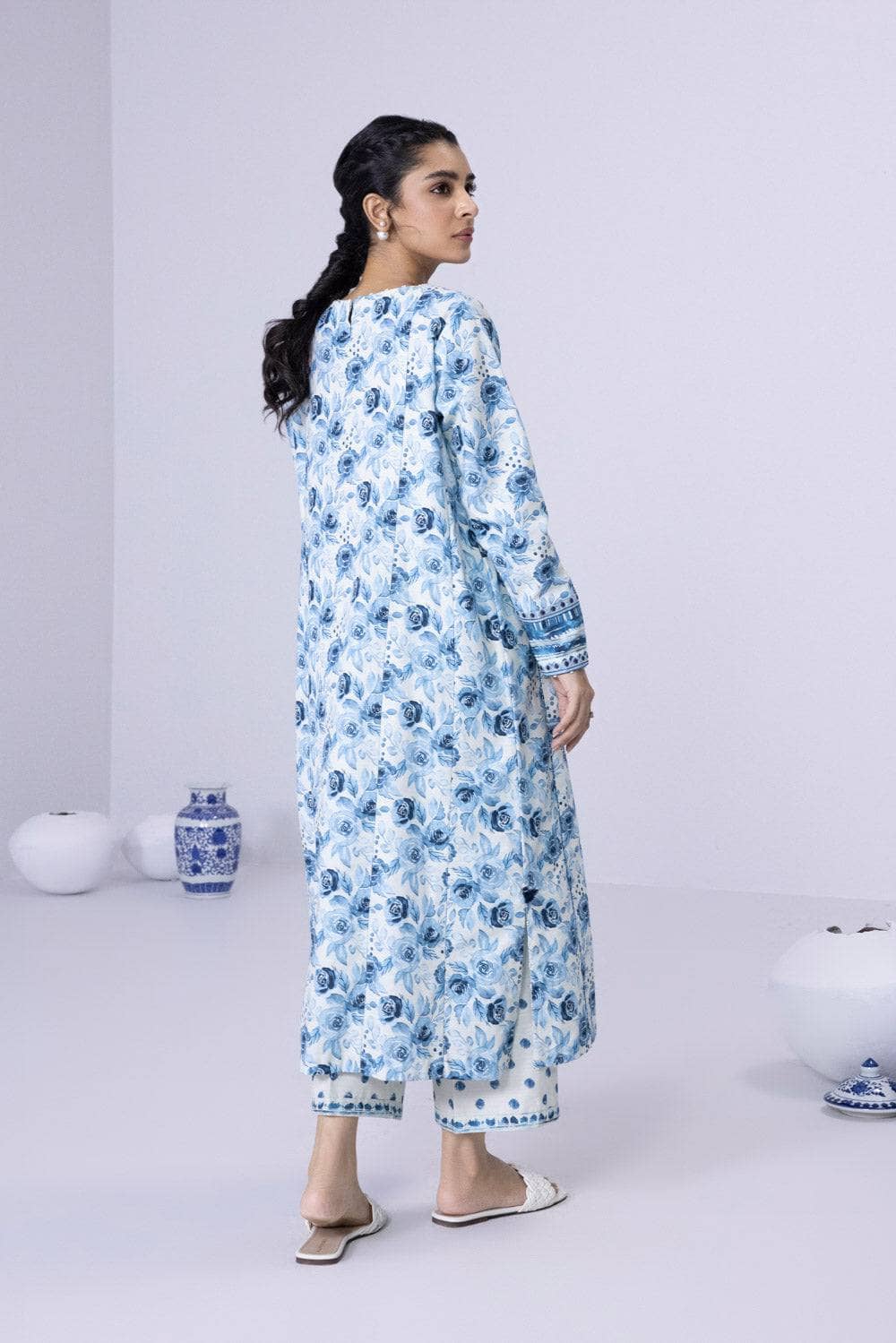 img_sapphire_winter_2022_awwal_boutique