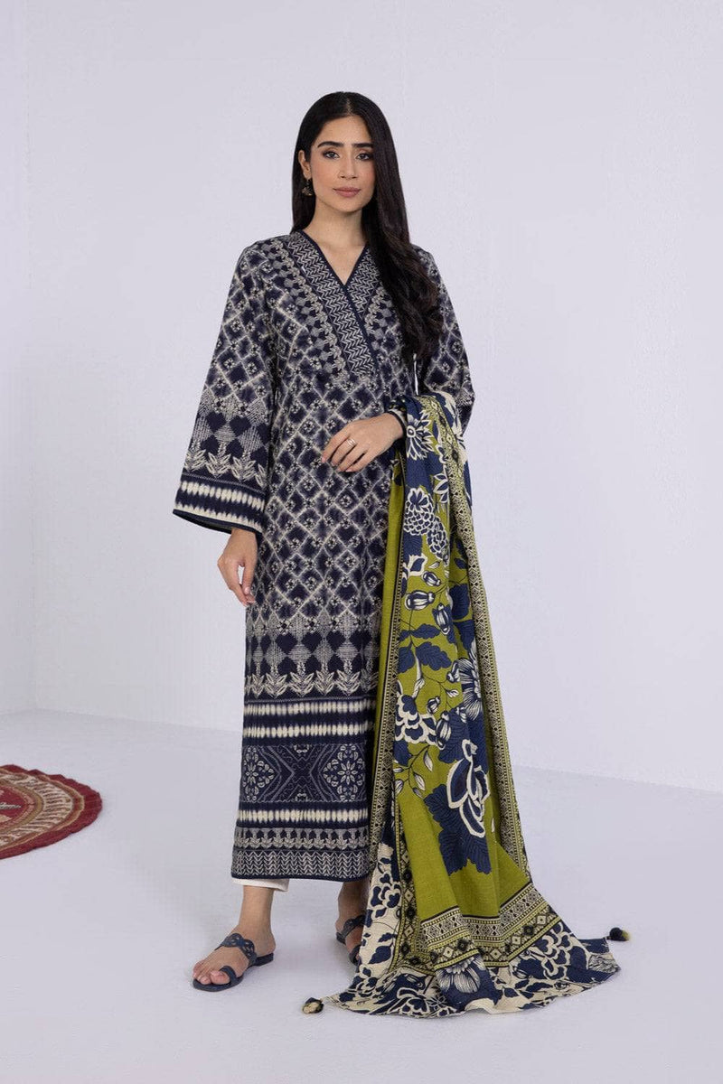 Img_sapphire_khaddar_2022_awwal_boutique