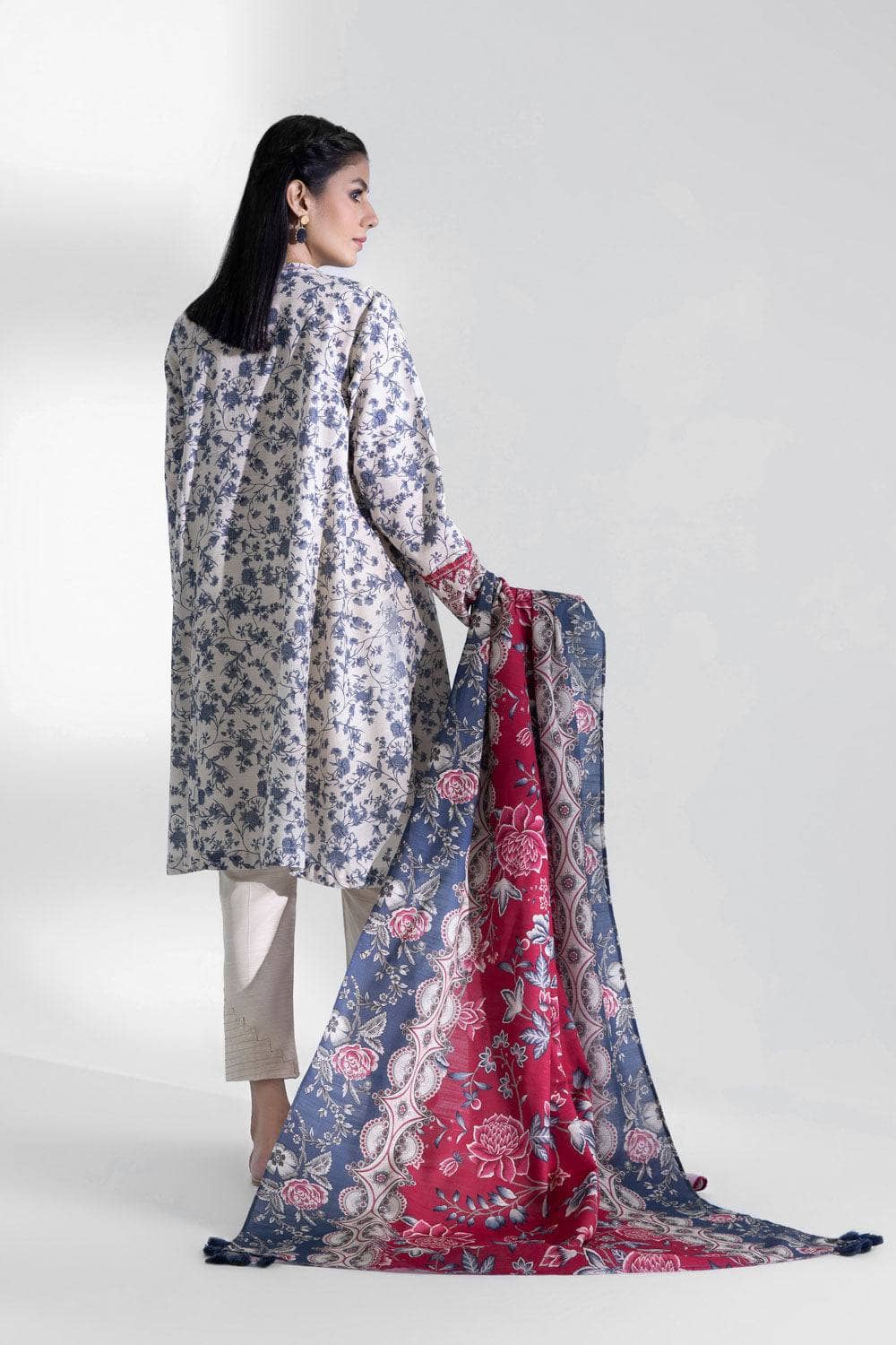 img_sapphire_winter_2022_awwal_boutique