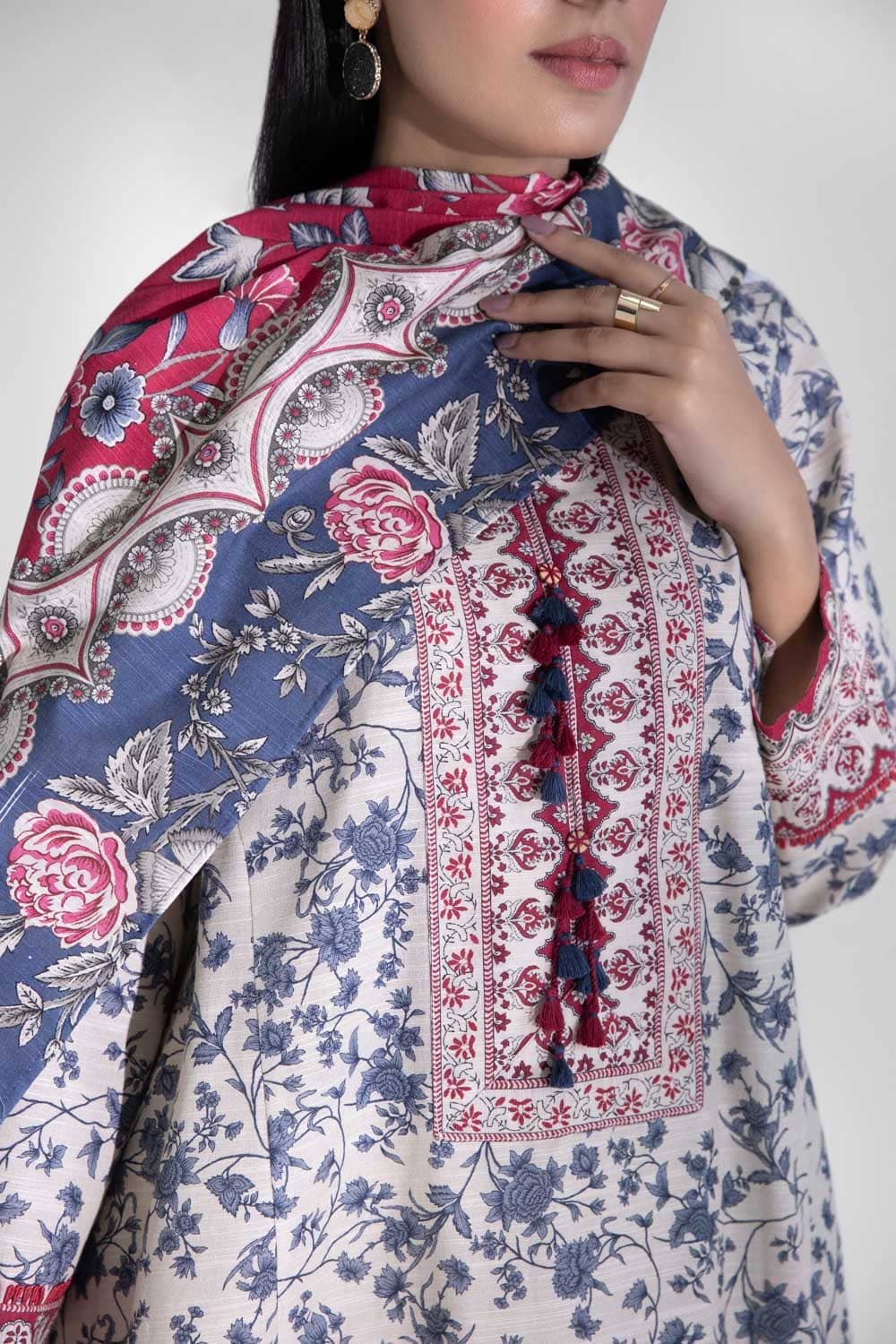 img_sapphire_winter_2022_awwal_boutique