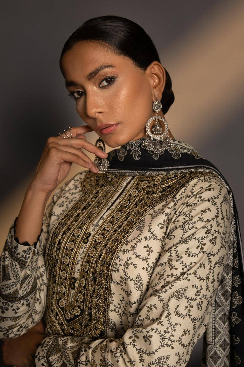 img_sapphire_winter_2022_awwal_boutique