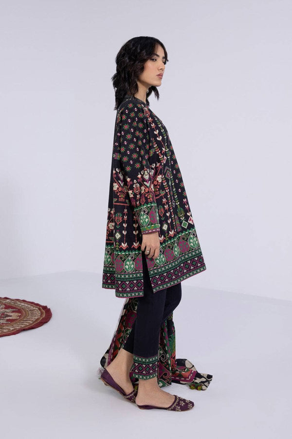 Img_sapphire_khaddar_2022_awwal_boutique