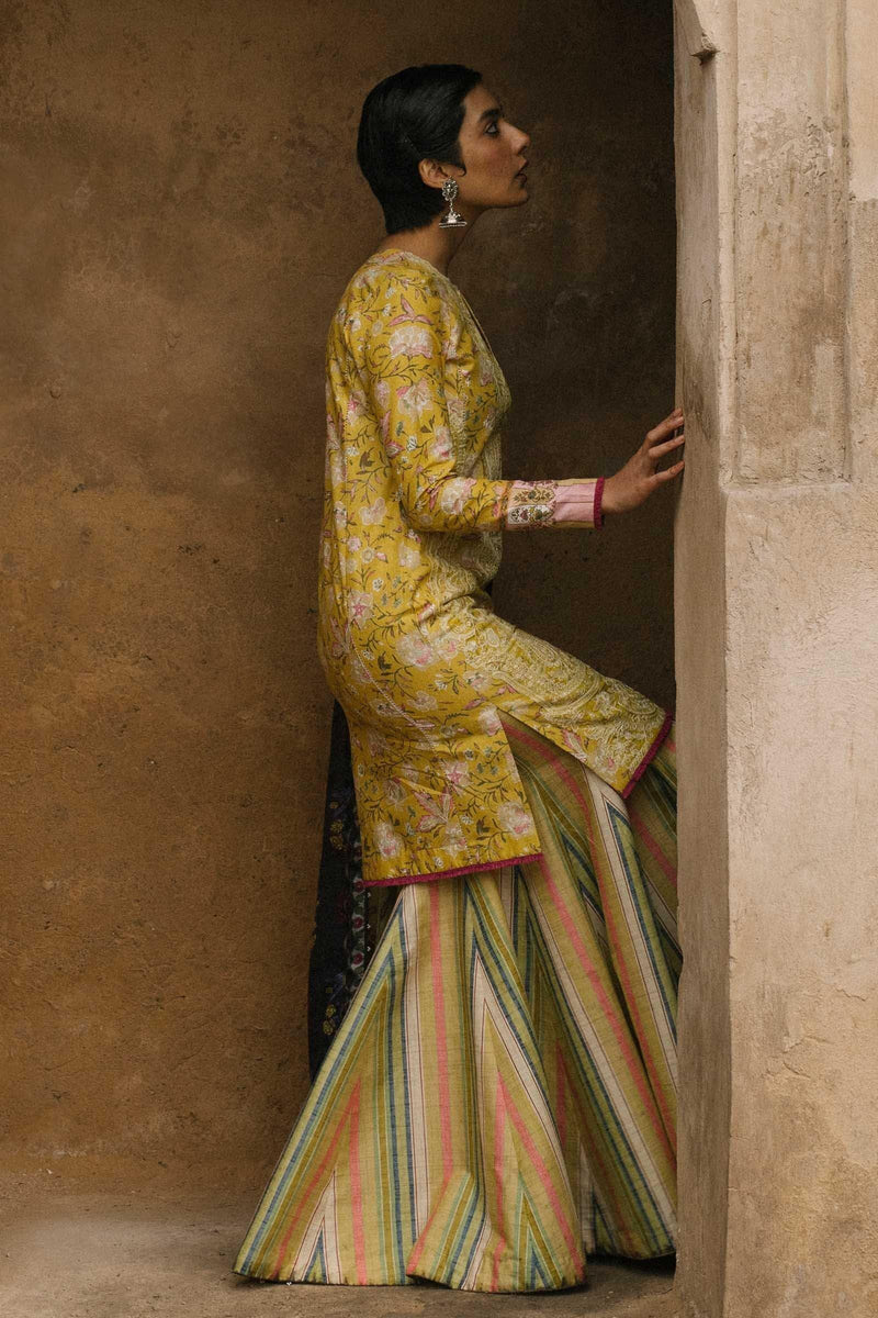 img_zara_shahjahan_lawn_garden_of_love_2020_awwal_boutique