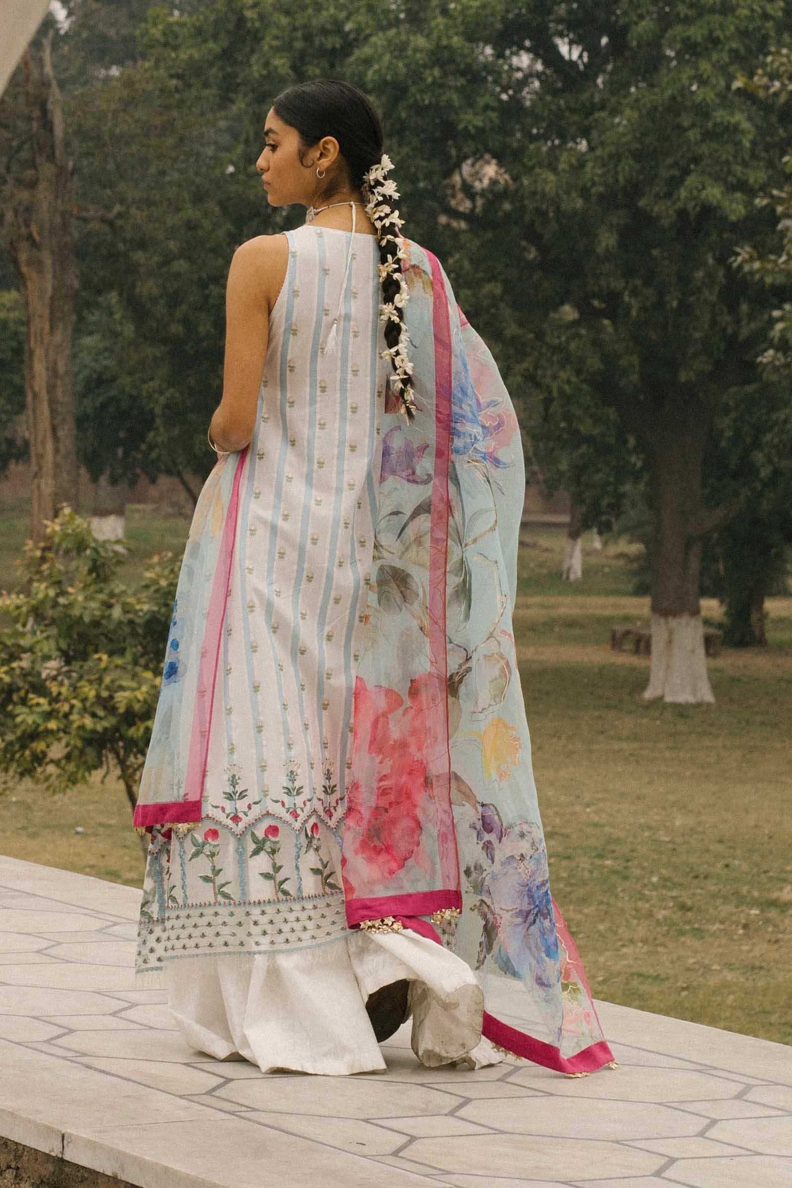 img_zara_shahjahan_lawn_garden_of_love_2020_awwal_boutique