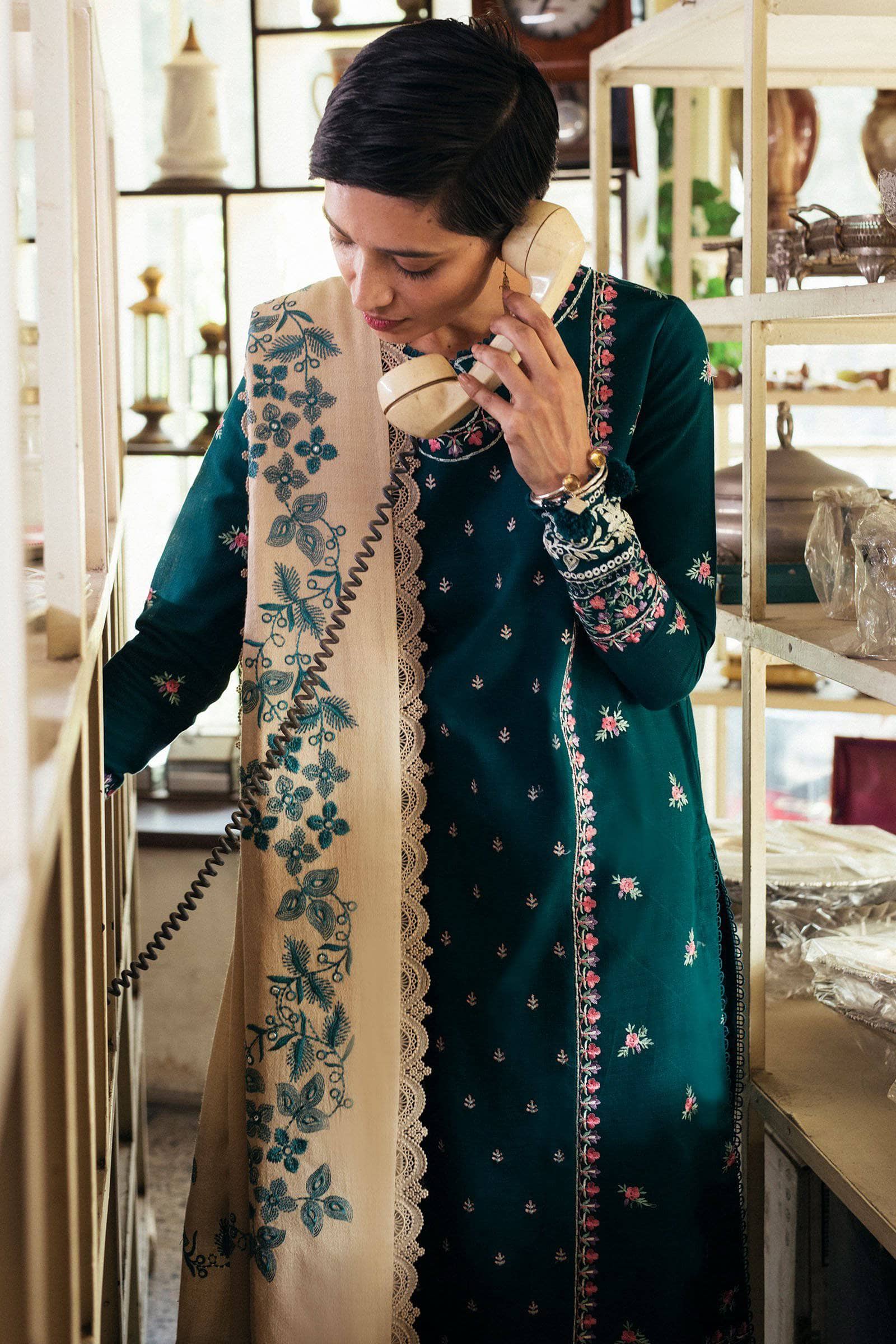 img_zaha_humrahi_winter_collection_awwal_boutique