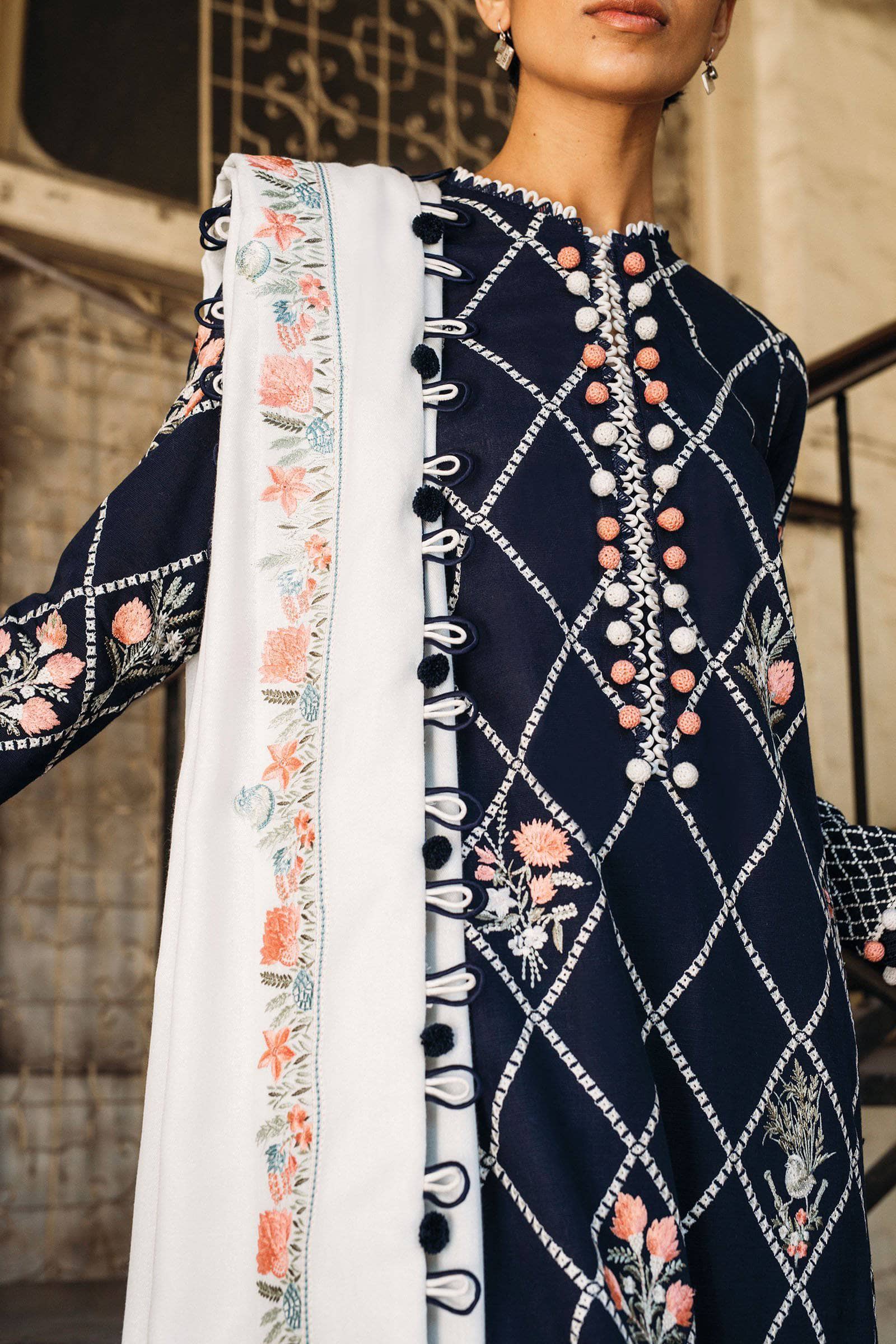 img_zaha_humrahi_winter_collection_awwal_boutique