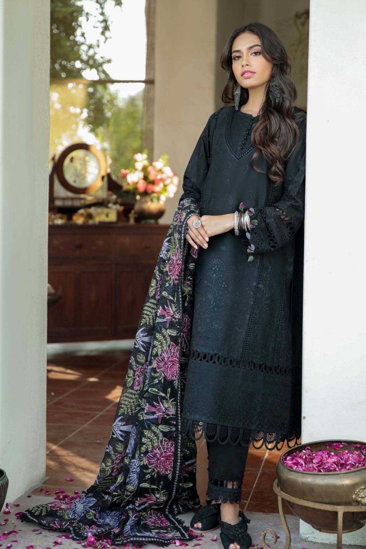 img_baroque_swiss_voil_22_awwal_boutique