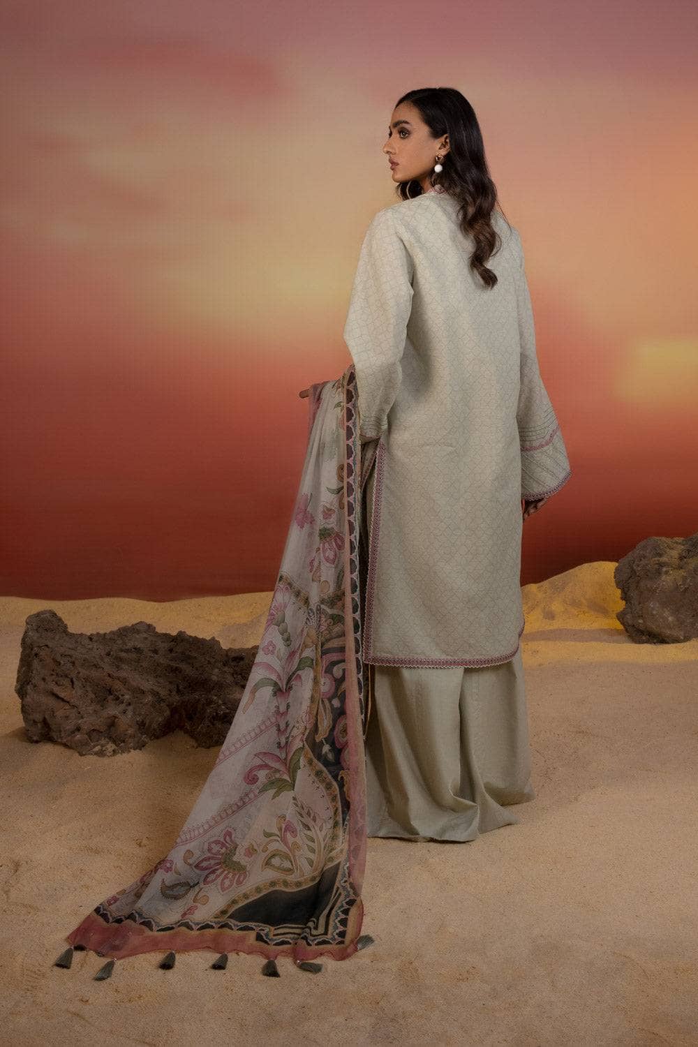 img_sapphire_lawn_22_awwal_boutique