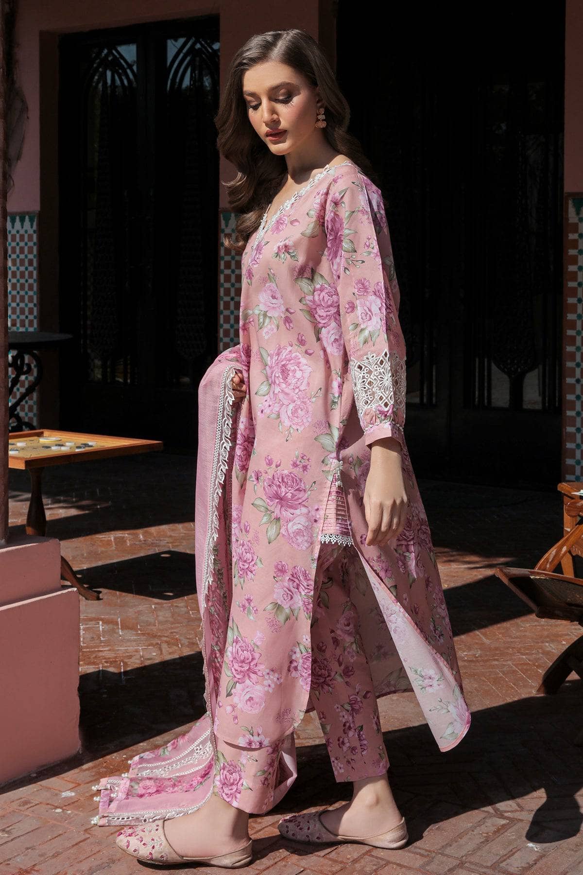 img_baroque_exclsuive_unstitched_lawn_23_awwal_boutique