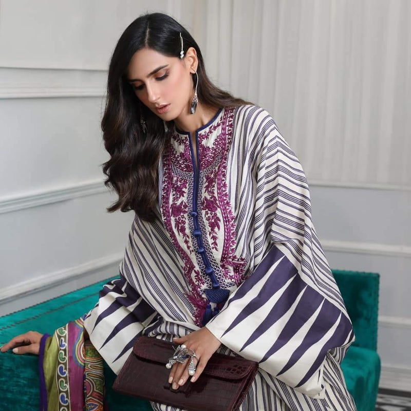 Sana Safinaz Pre-Fall Embroidered Collection 2019 – 04